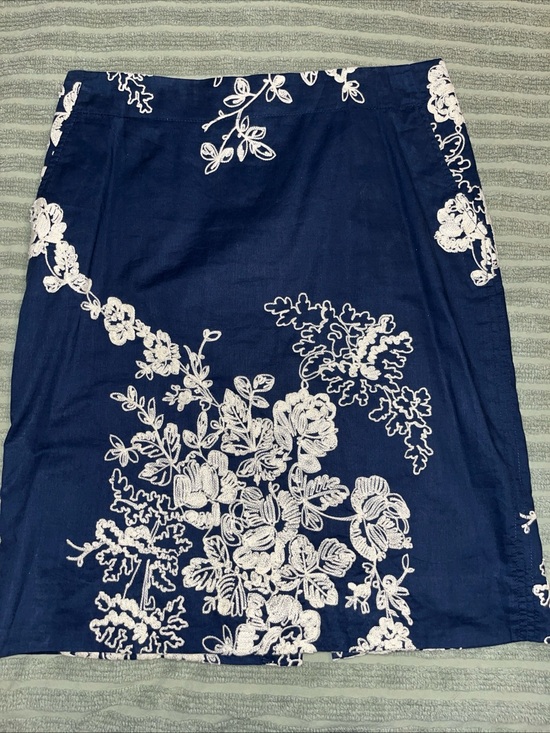 J. Crew Dresses & Skirts - J. Crew Navy Blue Pencil Skirt with ivory Floral Embroidery